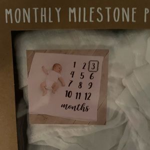 Monthly milestone blanket like new. Used once